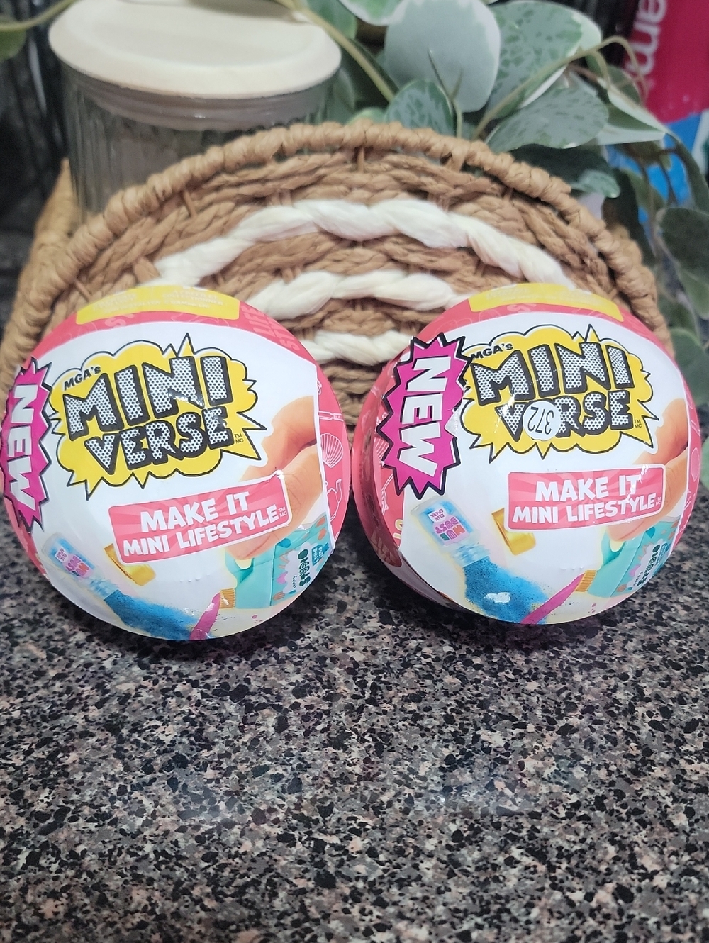 2 Mini Verse Surprise Balls - Make It Mini Lifestyle